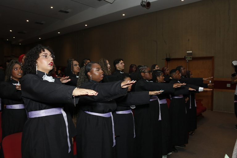 Desvendando o Significado e a Importância do Juramento de Formatura